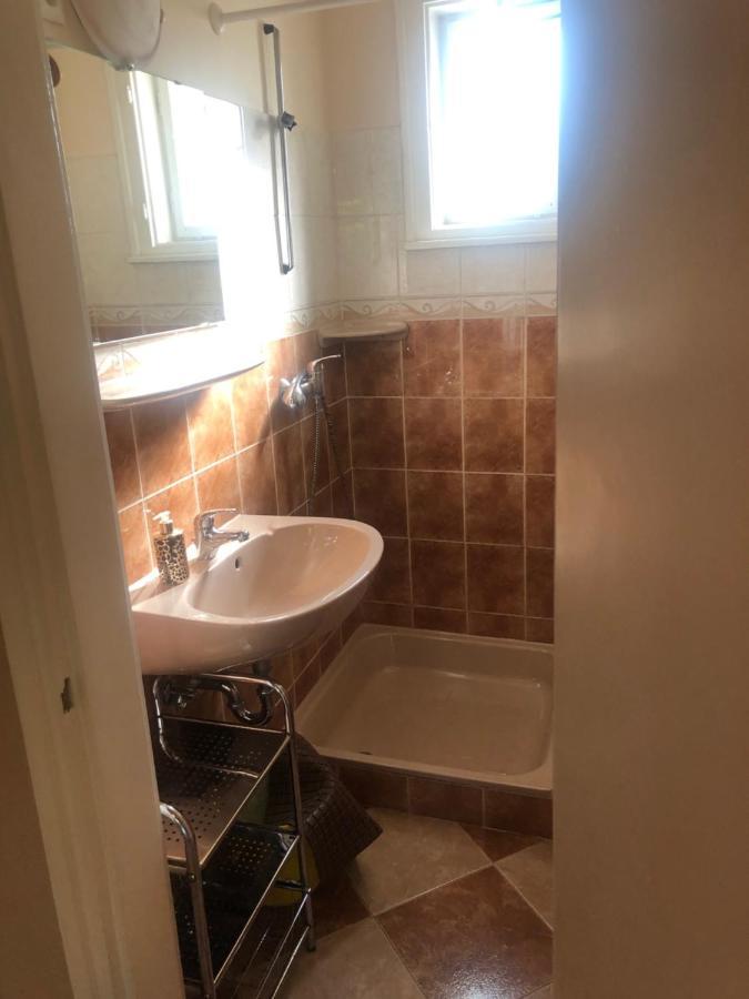 Oeroekzoeld Apartmanok Балатонфенивес Екстериор снимка