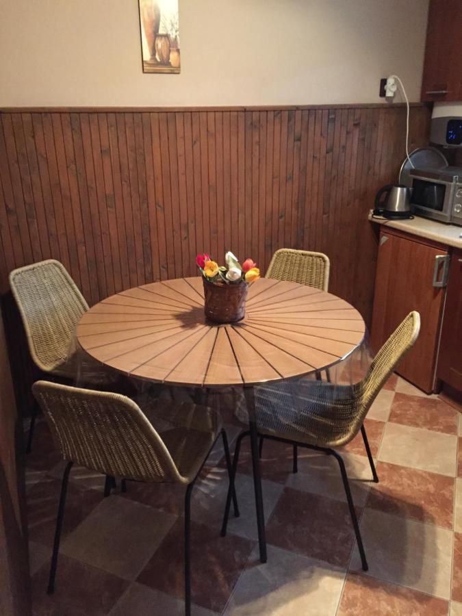 Oeroekzoeld Apartmanok Балатонфенивес Екстериор снимка