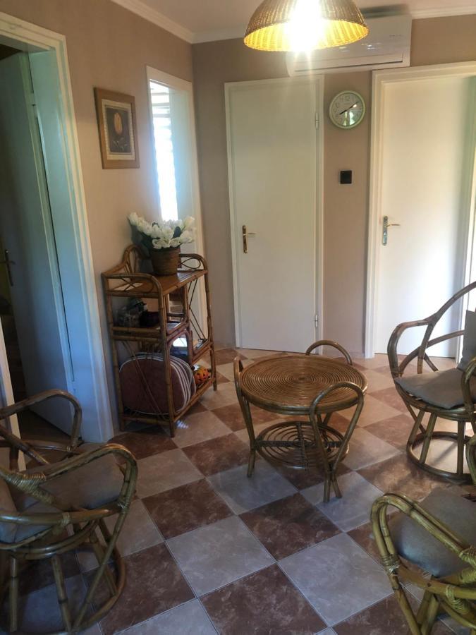 Oeroekzoeld Apartmanok Балатонфенивес Екстериор снимка