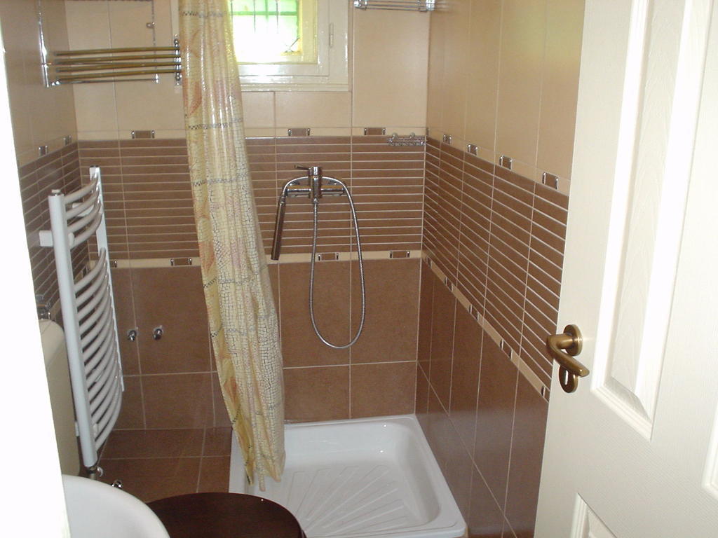 Oeroekzoeld Apartmanok Балатонфенивес Екстериор снимка