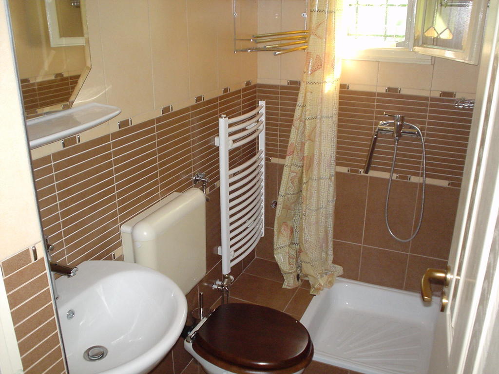 Oeroekzoeld Apartmanok Балатонфенивес Стая снимка